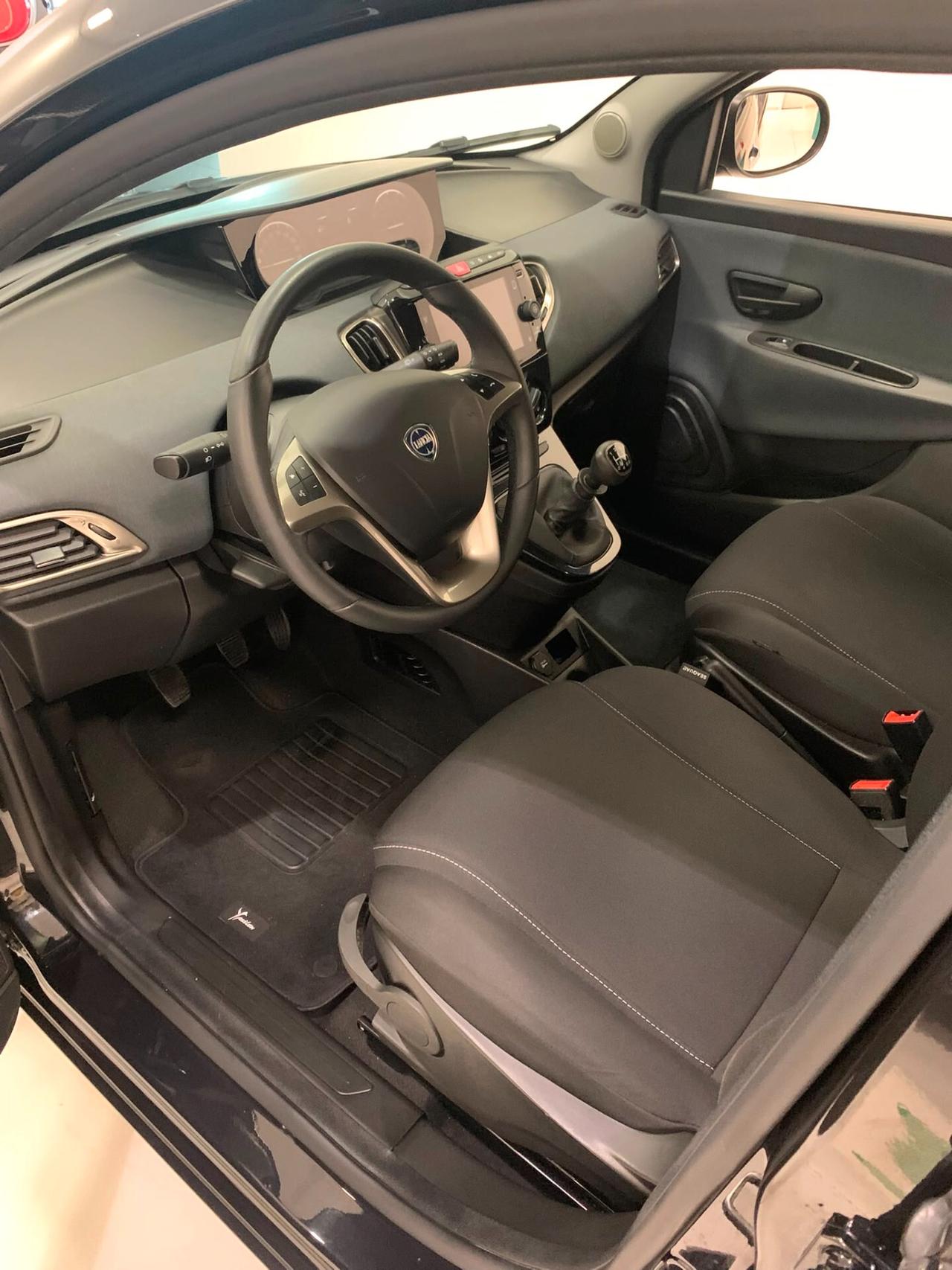 LANCIA YPSILON 1.0 HYBRID - OK NEOPATENTATI