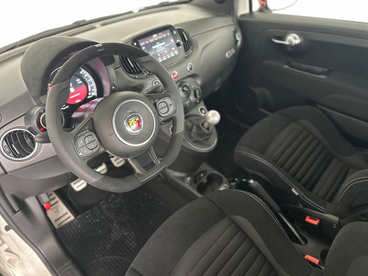 Abarth 695 1.4 180 CV KM0 2023
