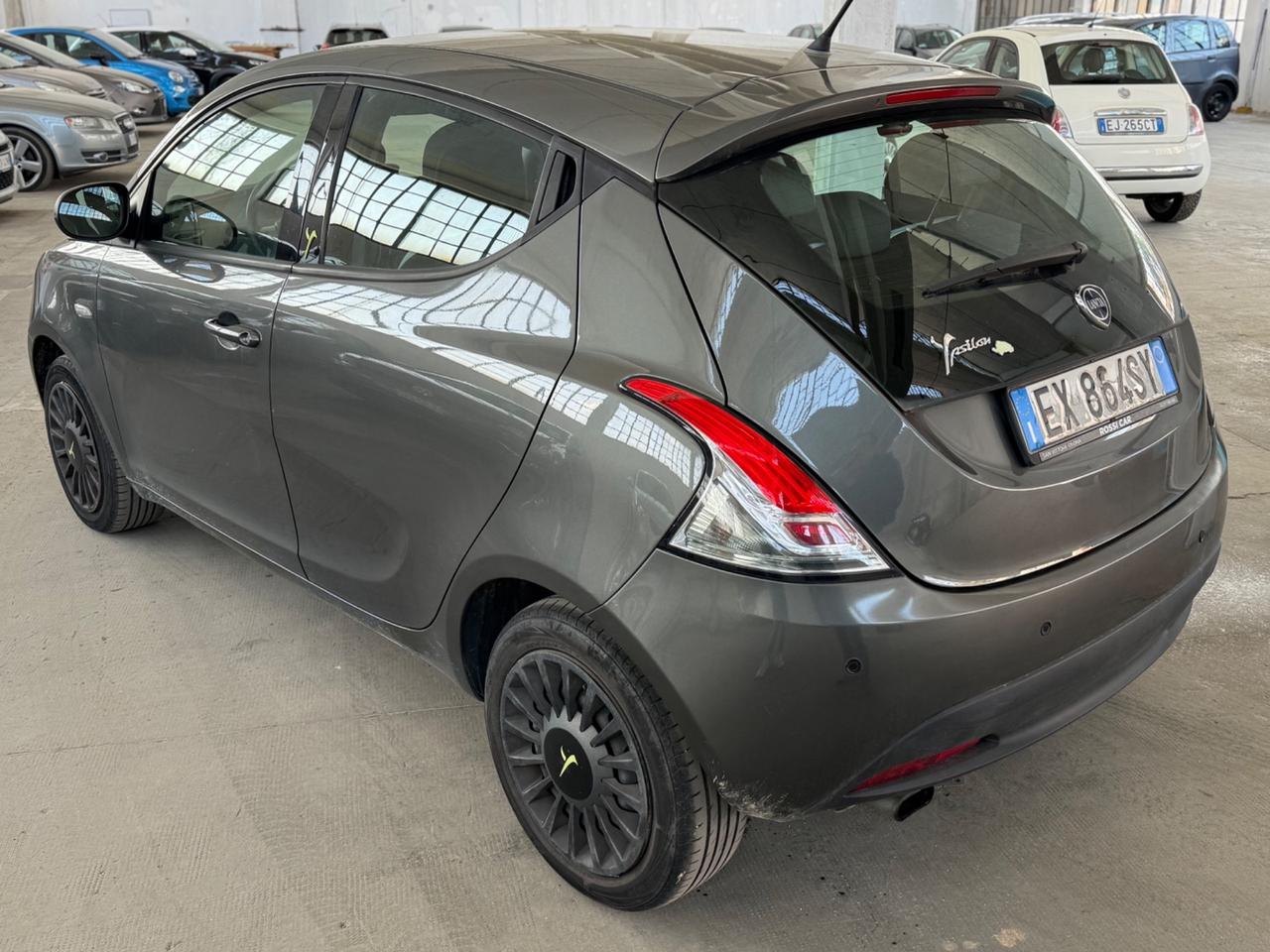 Lancia Ypsilon 1.2 69 CV 5p Elefantino km 49000