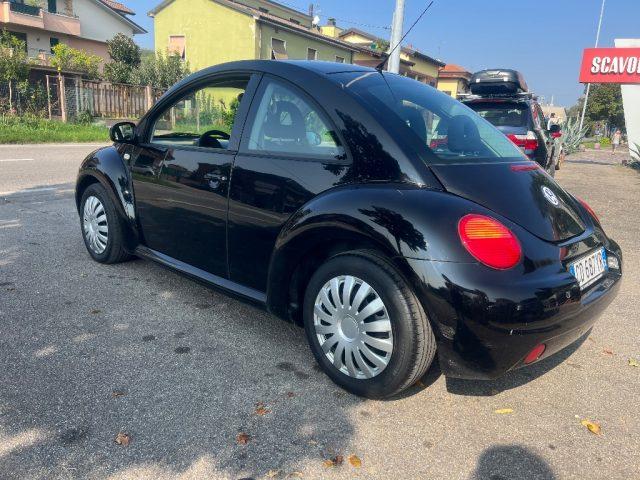 VOLKSWAGEN New Beetle 1.6