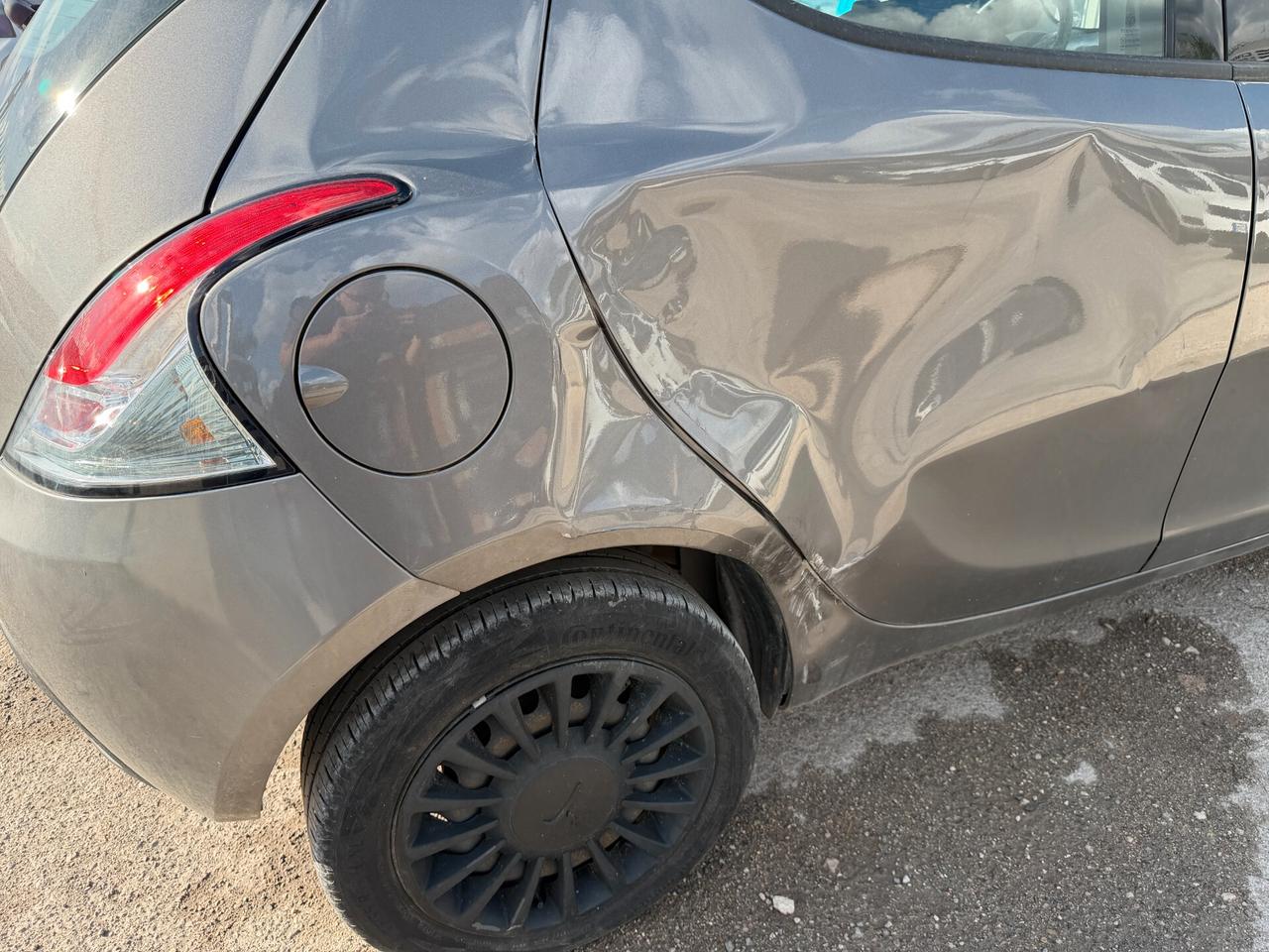 LANCIA YPSILON 2022 1.0 HYBRID 62 CV *POCO DANNO