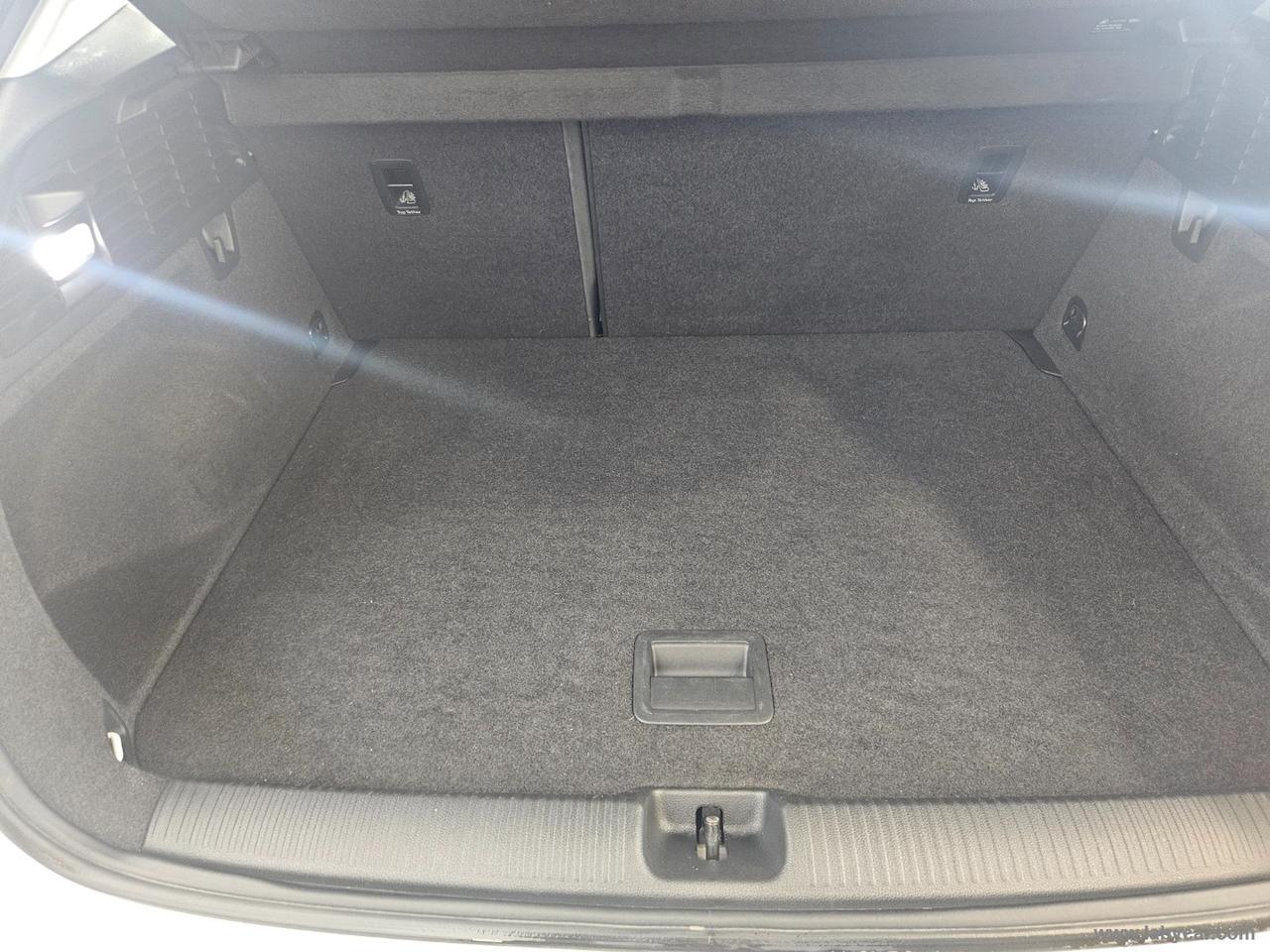 AUDI Q2 35 TDI quattro S tronic Business Adv.