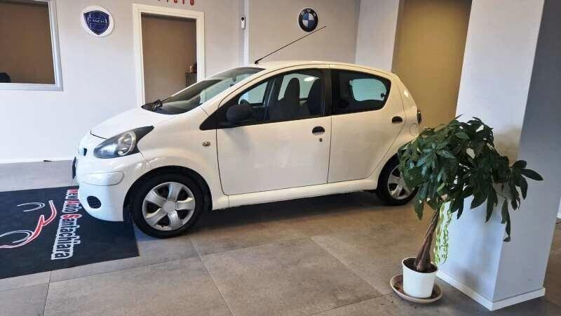 Toyota Aygo 1.0 12V VVT-i 68 CV Sol Connect