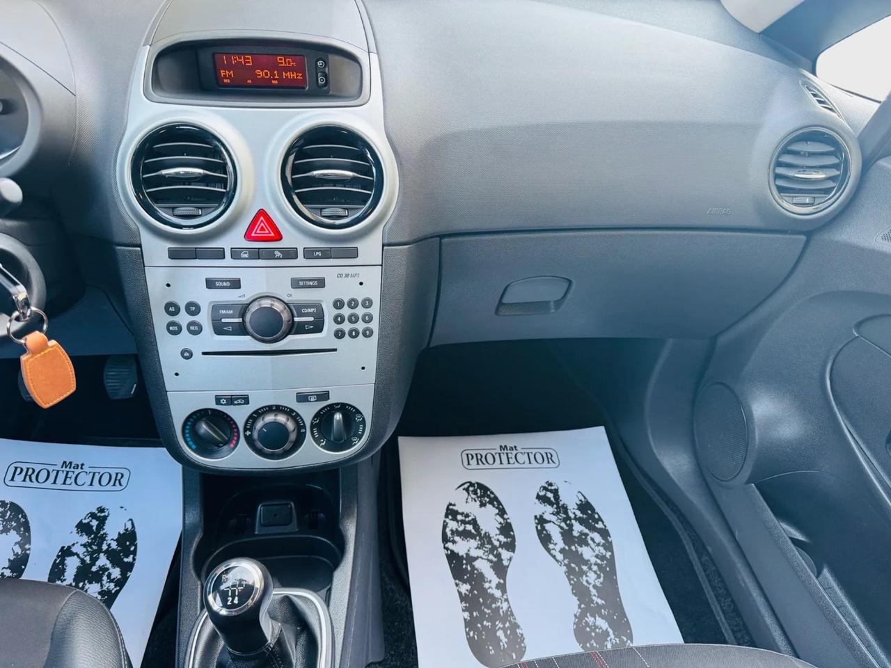 Opel Corsa 1.2 benzina gpl anno 2013