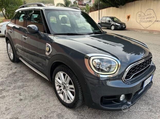 Mini Cooper S Countryman se all4 ibrida plug in 22