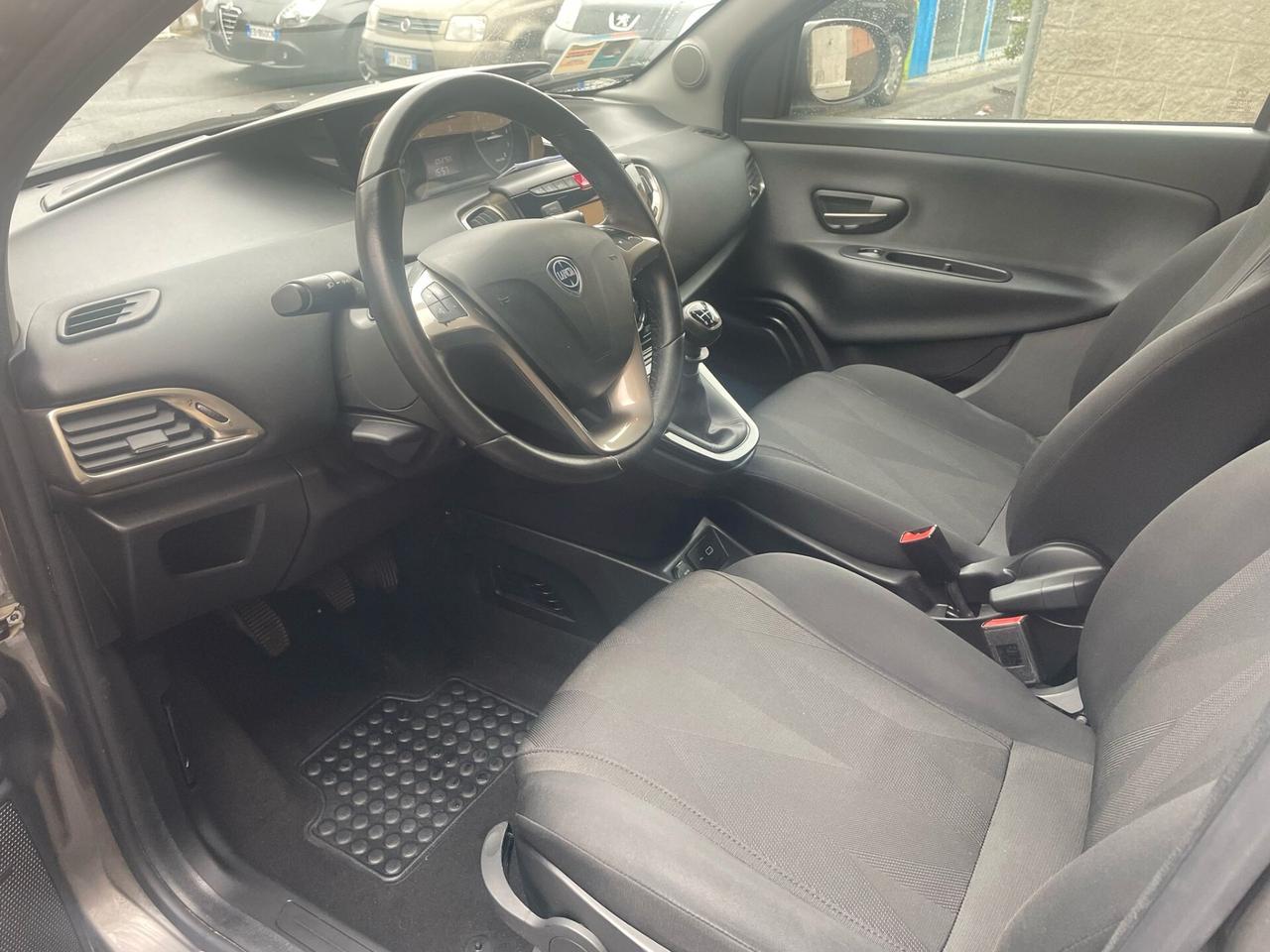 Lancia Ypsilon 1.2 69 CV 5 porte GPL Ecochic Gold