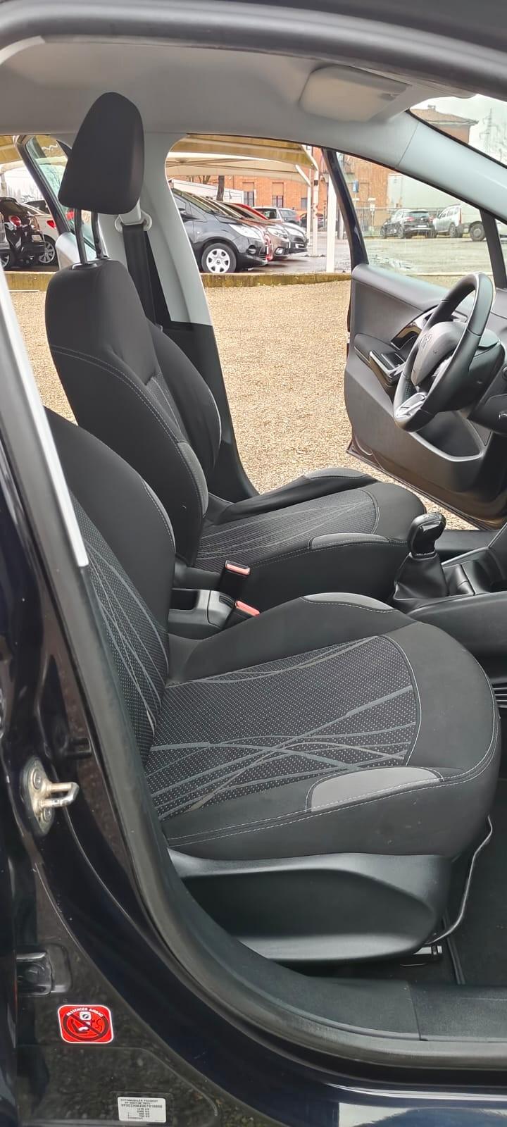 Peugeot 208 1.2 VTi 82 CV 5 porte Allure