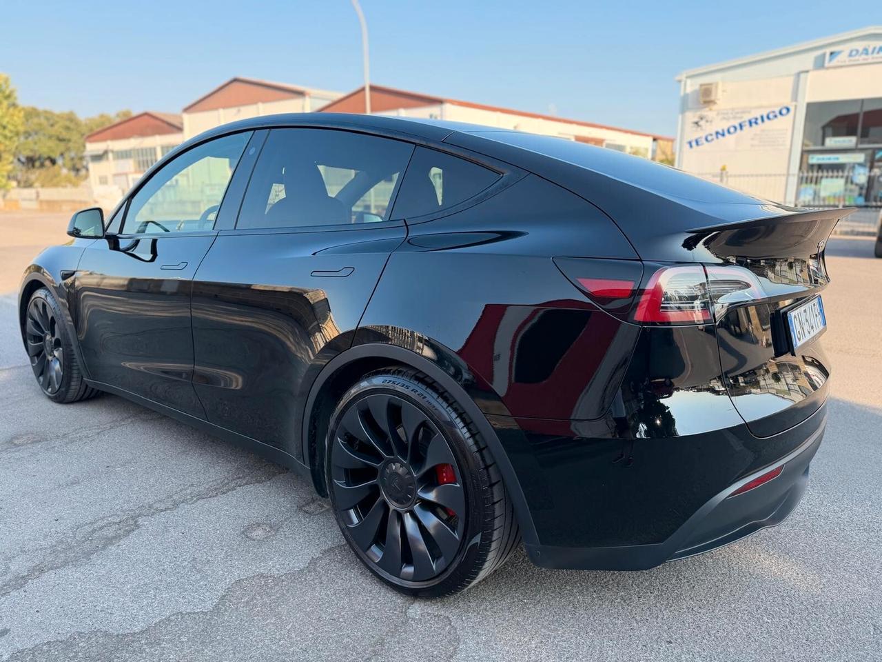 Tesla Model Y AWD Performance