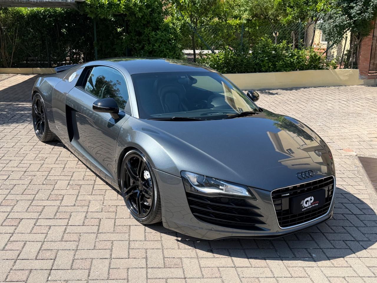 Audi R8 4.2 V8 FSI quattro R tronic