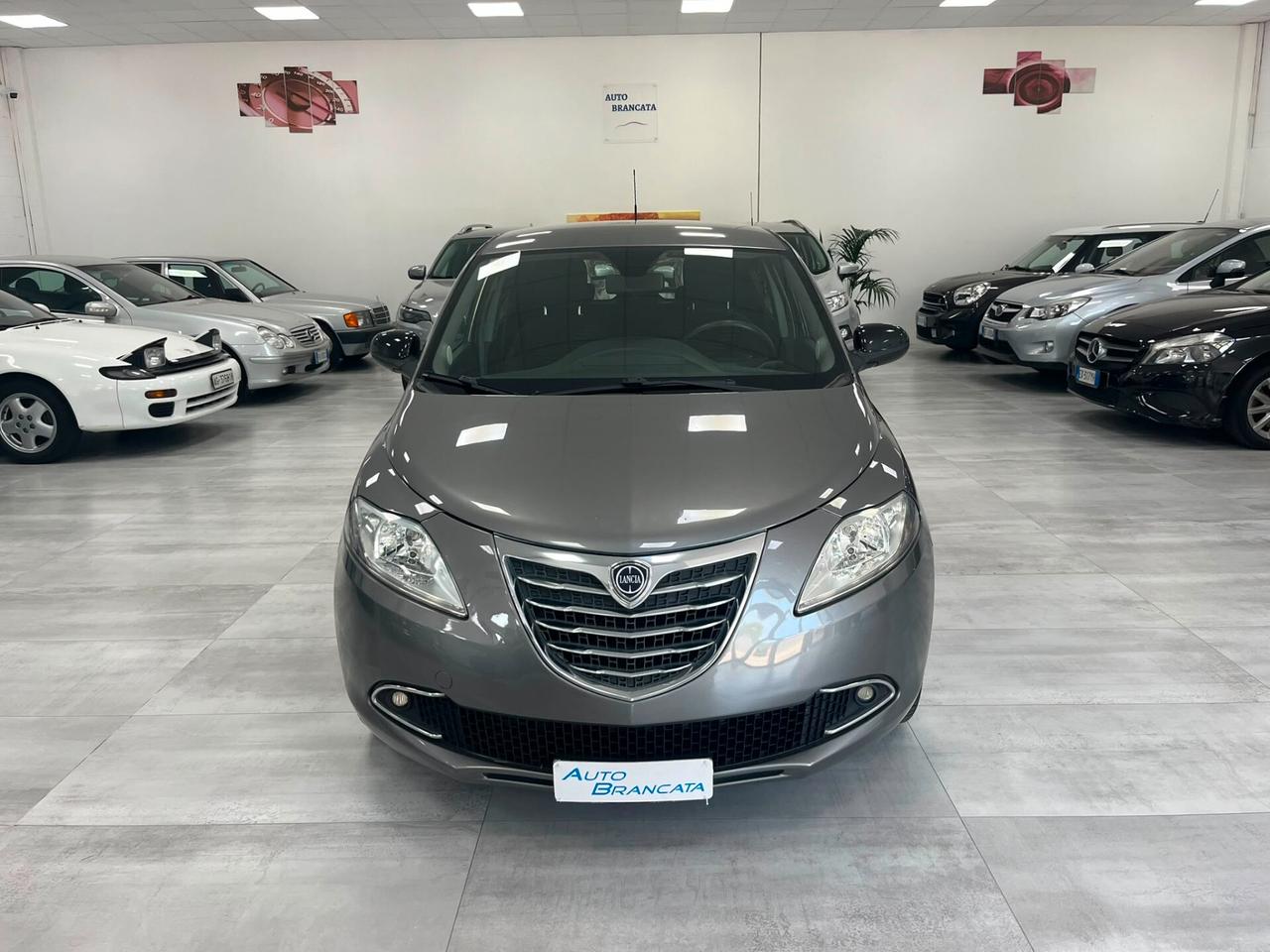Lancia Ypsilon 1.2 8v