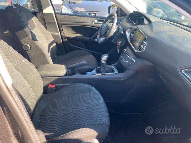 Peugeot 308 308