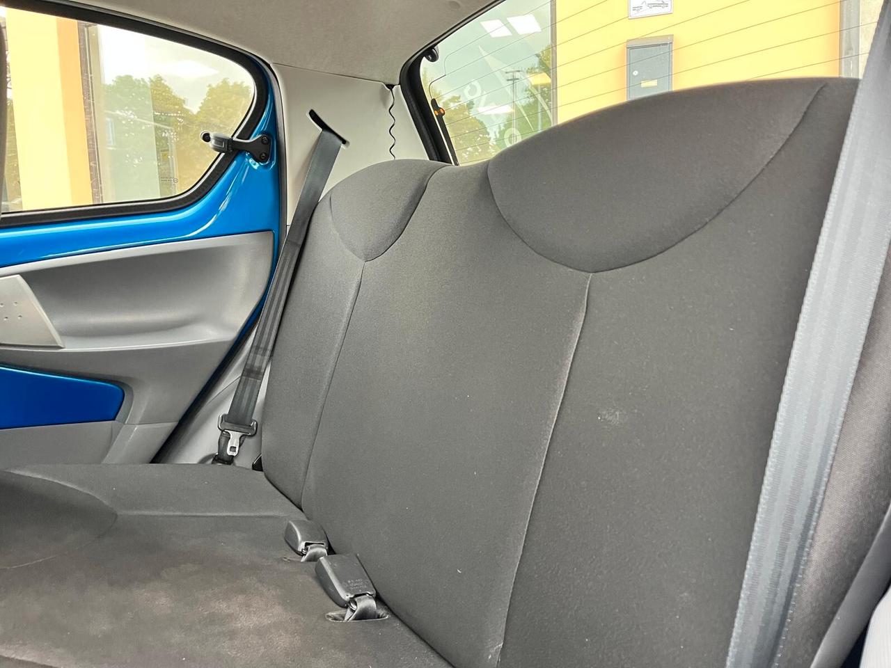 Toyota Aygo 1.0 12V VVT-i 5 porte Neopatentati