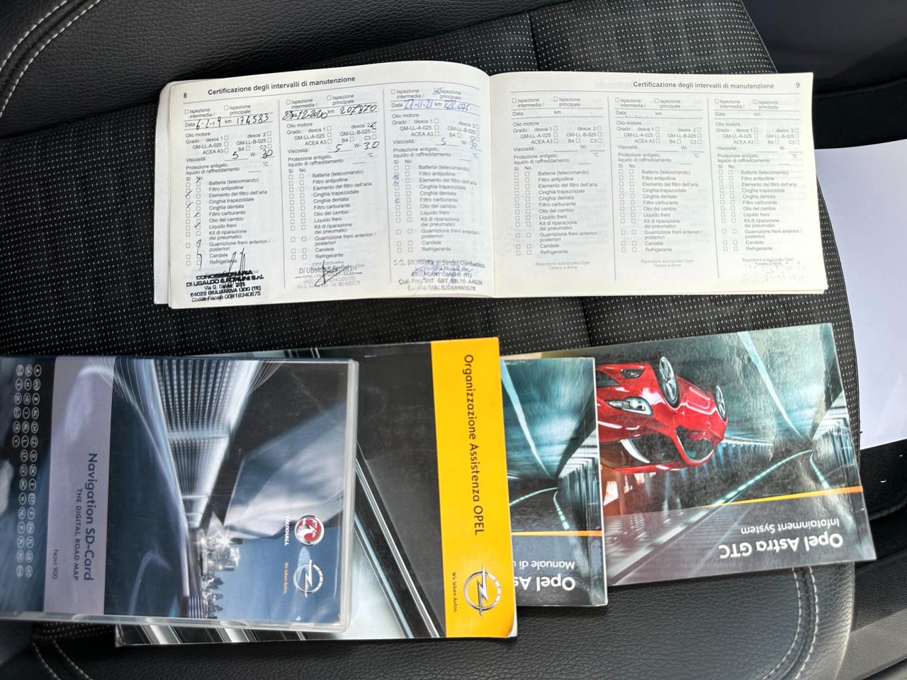 Opel Astra GTC 2.0 CDTI 165cv Cosmo 288.180 km