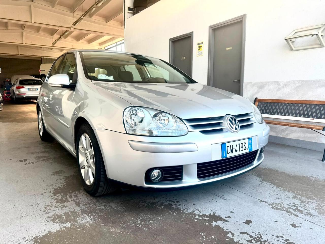 Volkswagen Golf 1.6 16V FSI 5p. Sportline