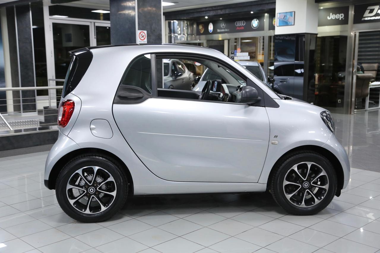 Smart fortwo 1.0 70 cv twinamic Passion