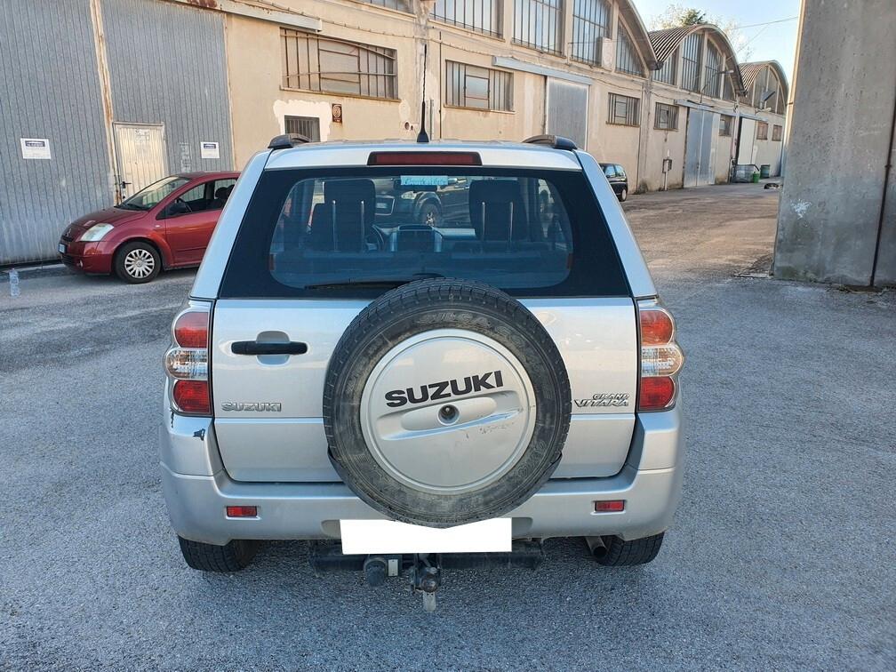 Suzuki Grand Vitara 1.6i 16V 3p. 4WD Metano