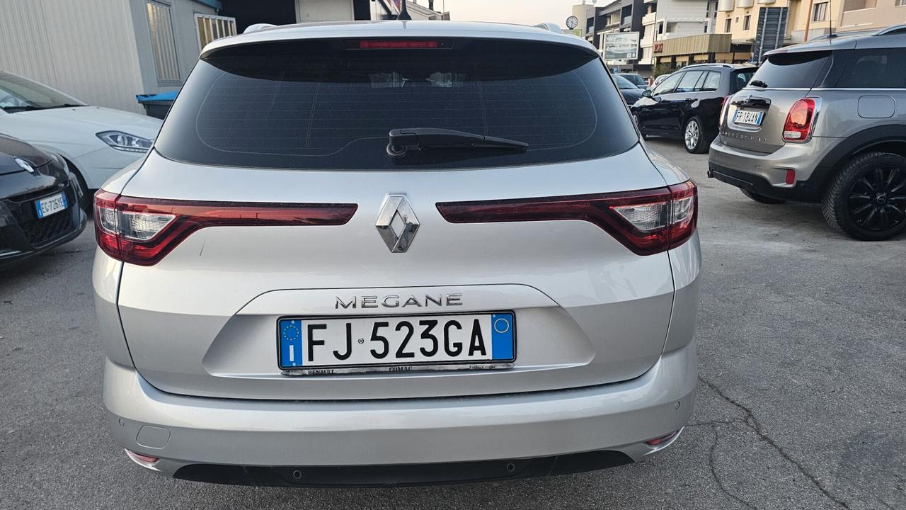Renault Megane Mégane dCi 8V 110 CV EDC Energy Bose