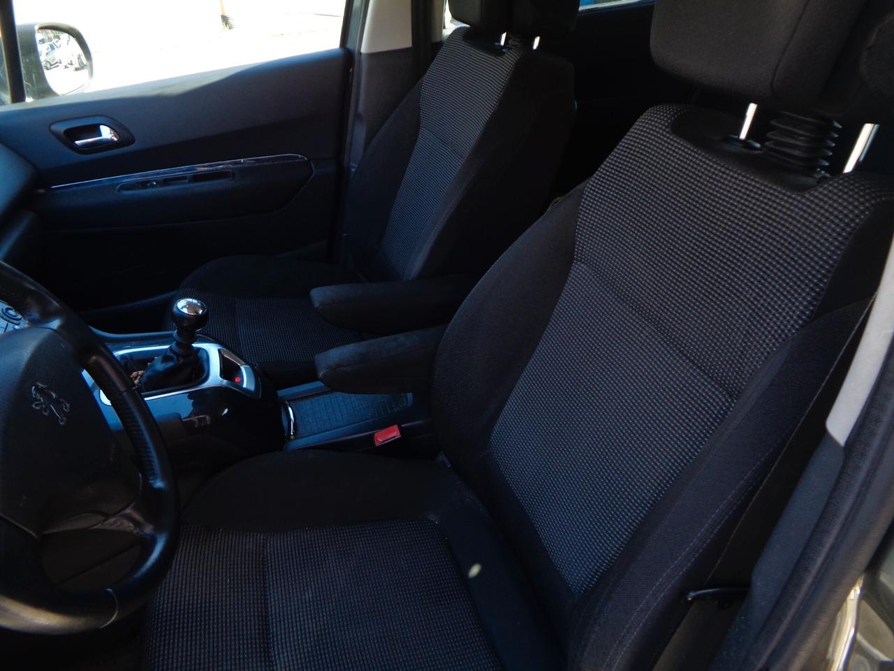 Peugeot 5008 1.6 HDi 112CV Tecno