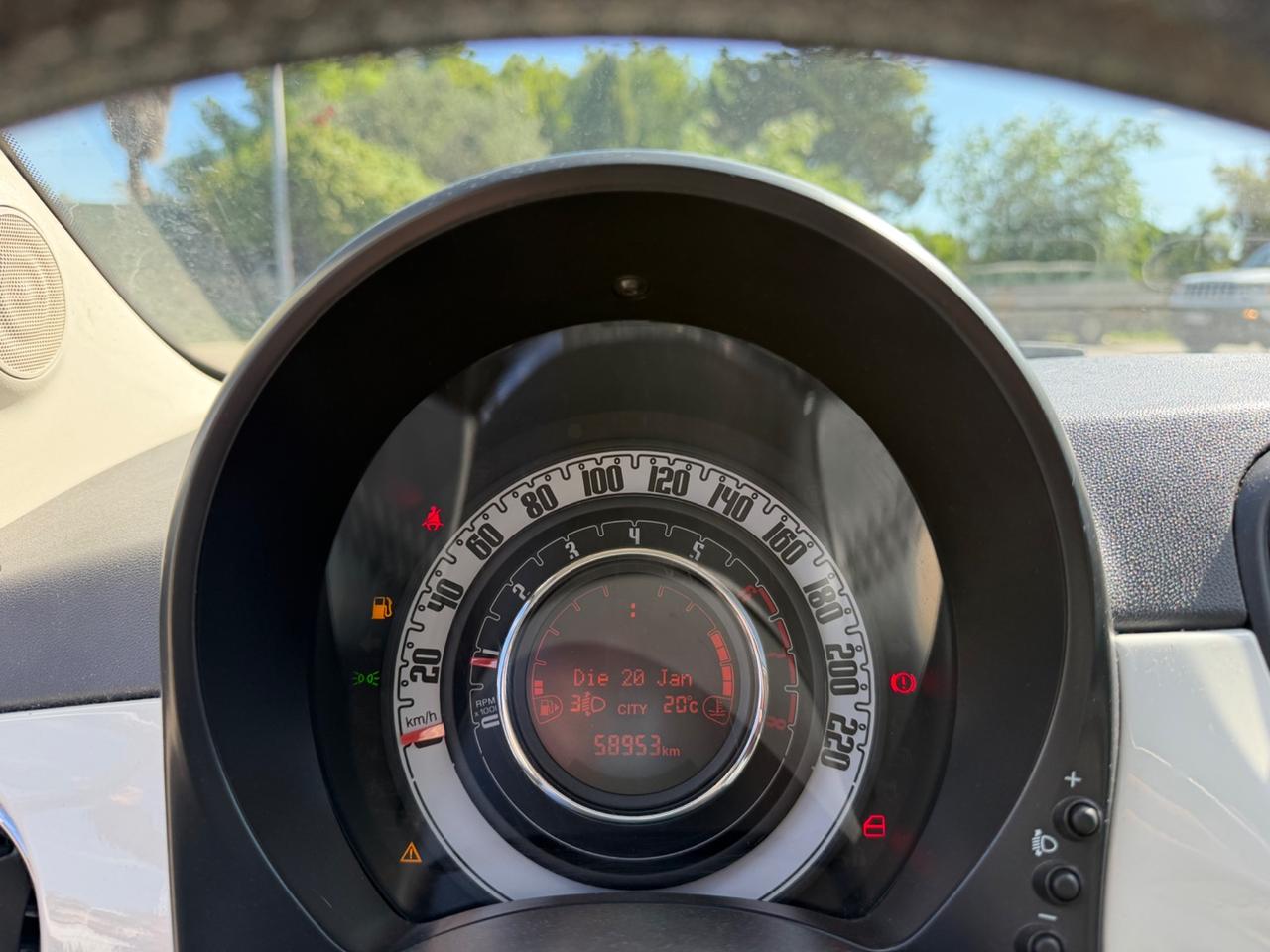 Fiat 500 1.2 69 cv Lounge-2016/PANO/AUX/USB