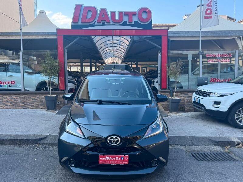 Toyota Aygo 1.0 VVT-i 69 CV 5 porte x-black