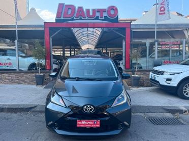 Toyota Aygo 1.0 VVT-i 69 CV 5 porte x-black