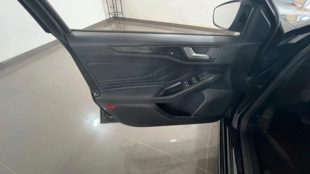 Ford Focus 1.0 EcoBoost Hybrid 155 CV 5p. ST-Line