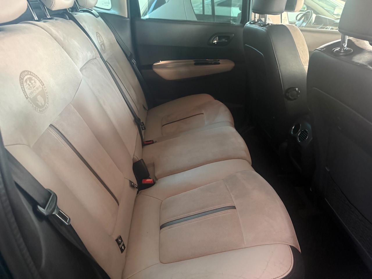 Peugeot 3008 1.6 HDi 115CV Business