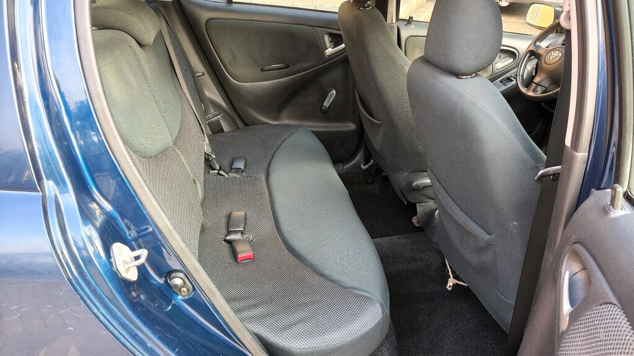 Toyota Yaris 1.3i 16V 5p Sol