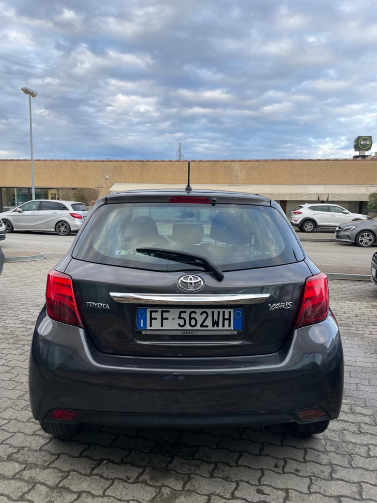 Toyota Yaris 1.0 5 porte Lounge