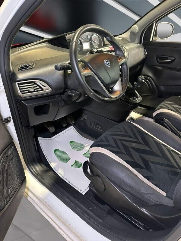 Lancia Ypsilon 1.2 69 CV 5 porte Gold(NEOPATENTATI)