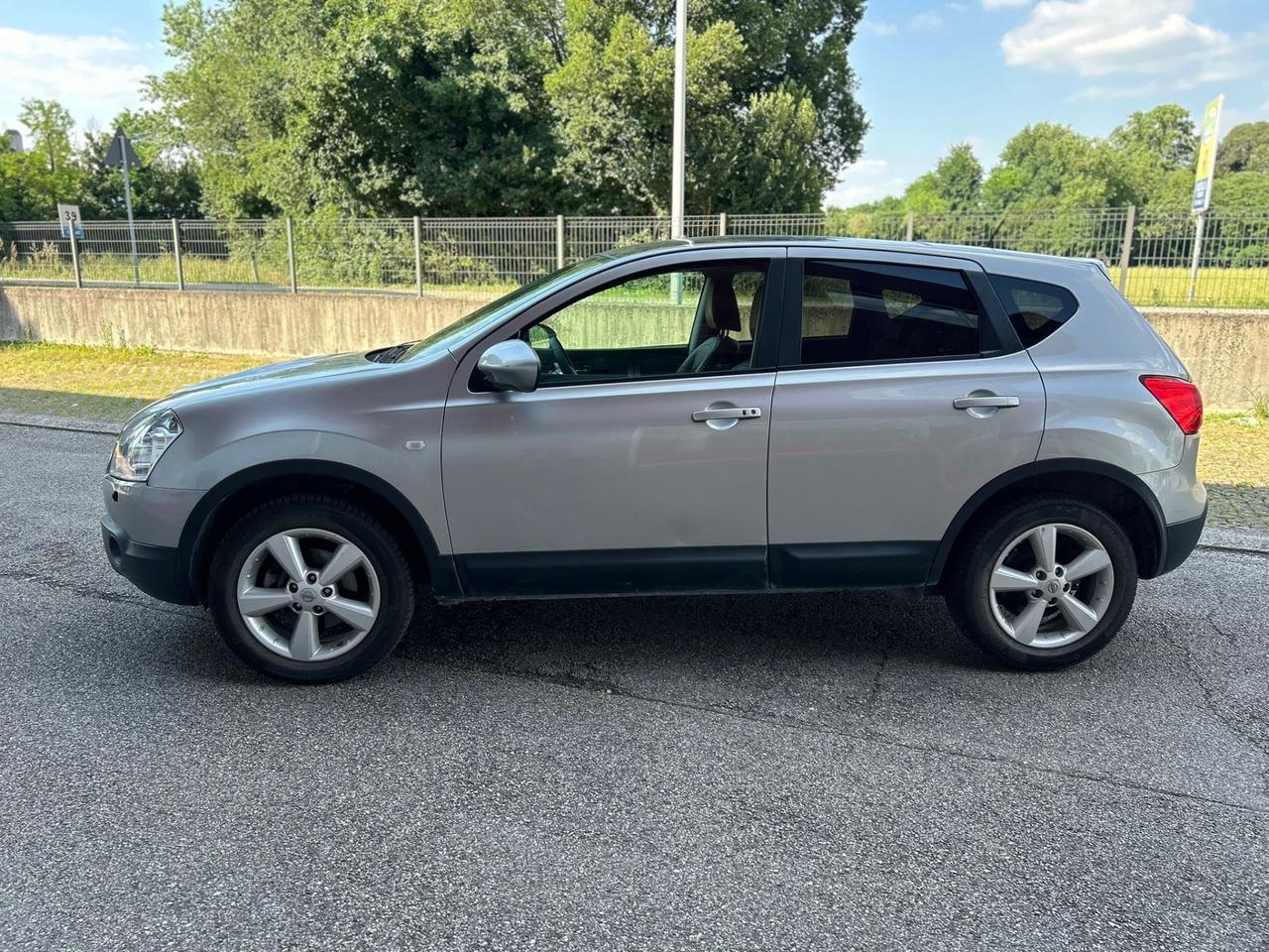 Nissan Qashqai 2.0 dCi DPF 4WD Tekna