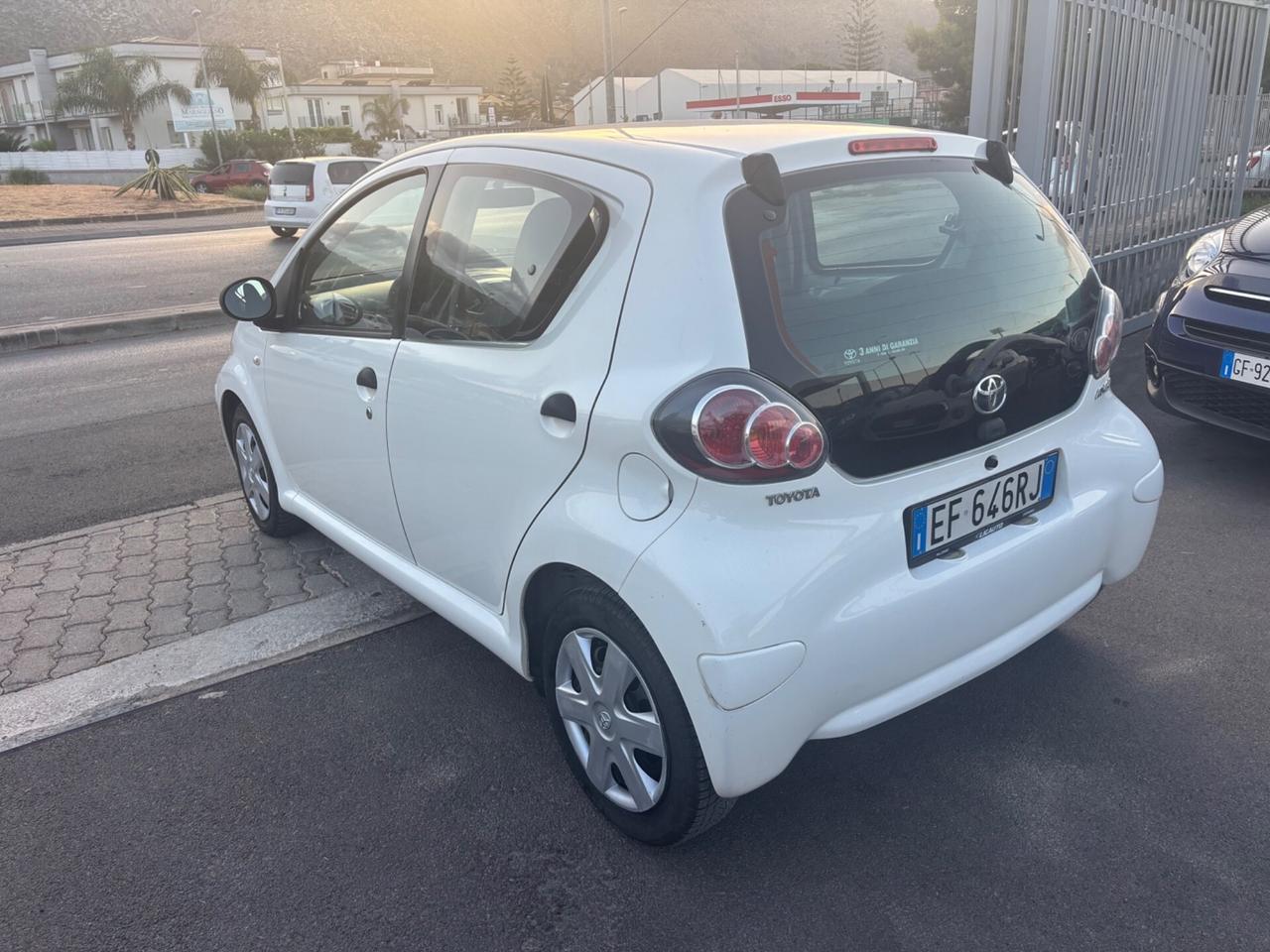 Toyota Aygo 1.0 12V VVT-i 5 porte Now Connect