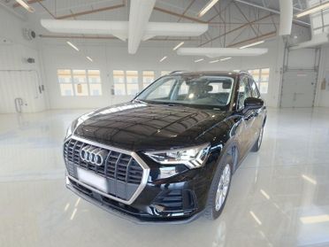 AUDI Q3 45 TFSI e S tronic Business
