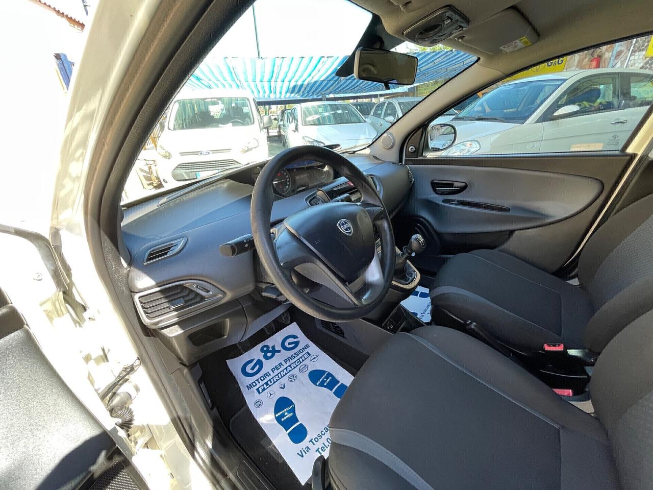 Lancia Ypsilon 1.2 69 CV 5 porte Gold