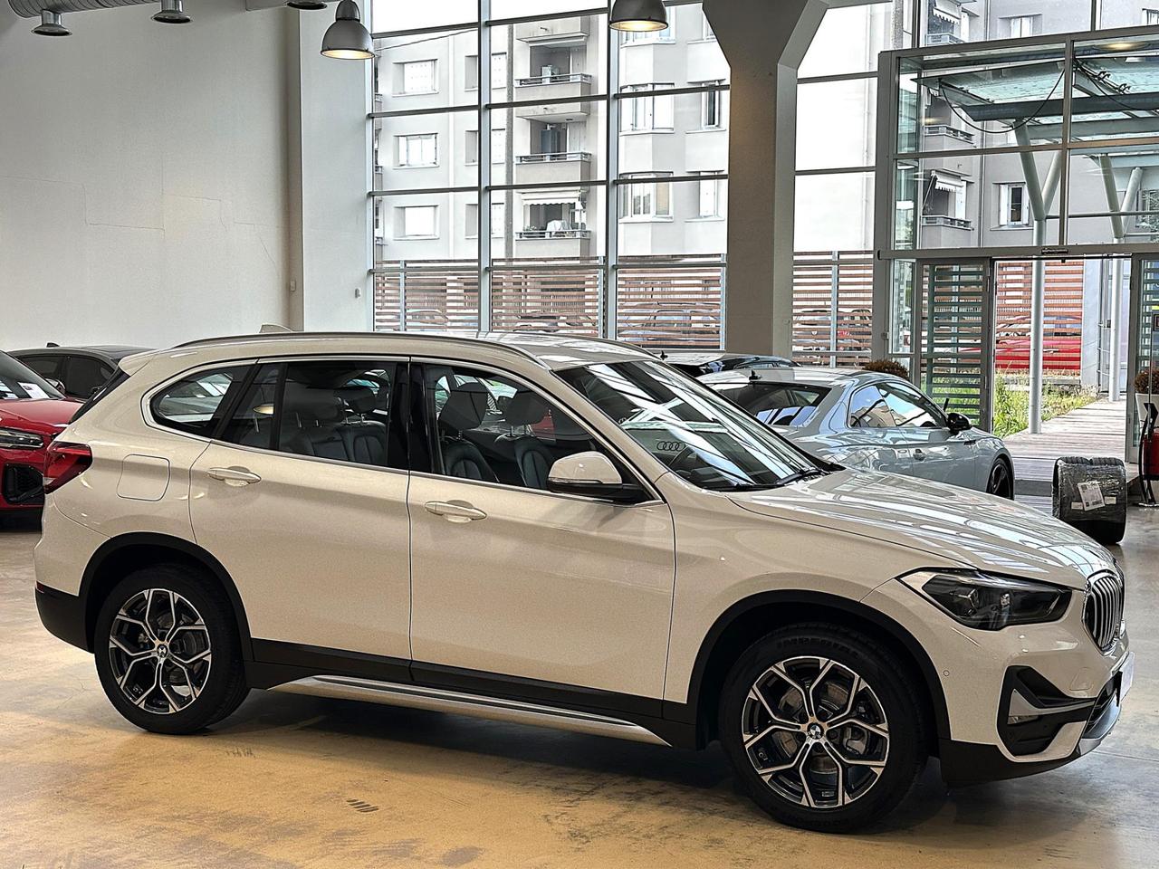 BMW X1 sdrive18i xLine Plus Auto-18"-Camera-Pelle-Carplay-IVA