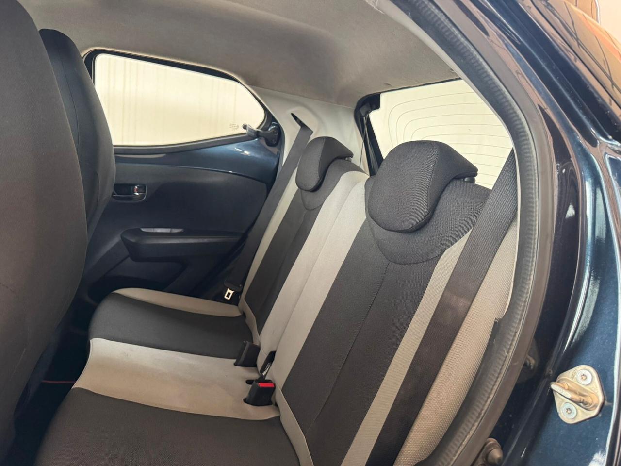 Toyota Aygo 1.0 VVT-i 69 CV 5 porte x-cool TSS