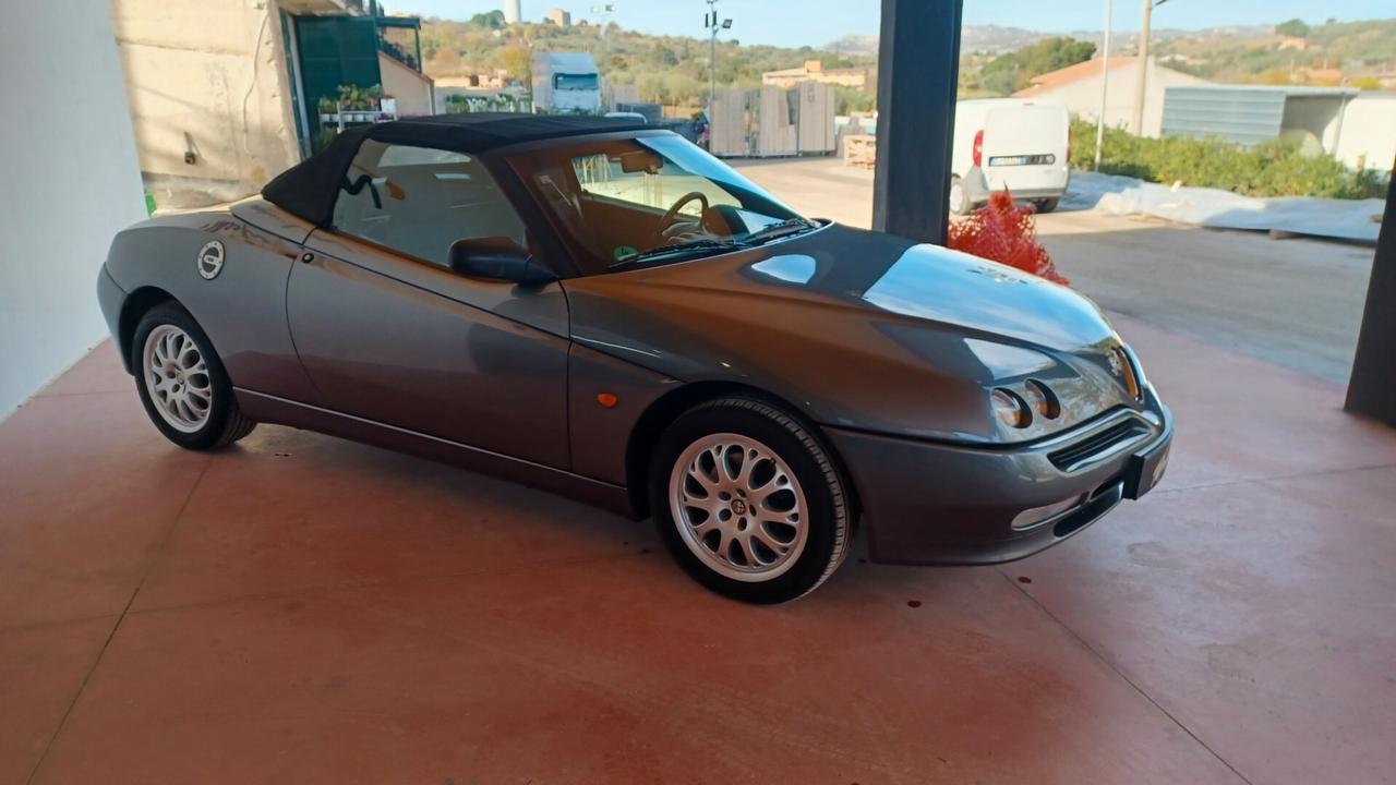 Alfa Romeo GTV Spider 2.0i 16V Twin Spark cat L