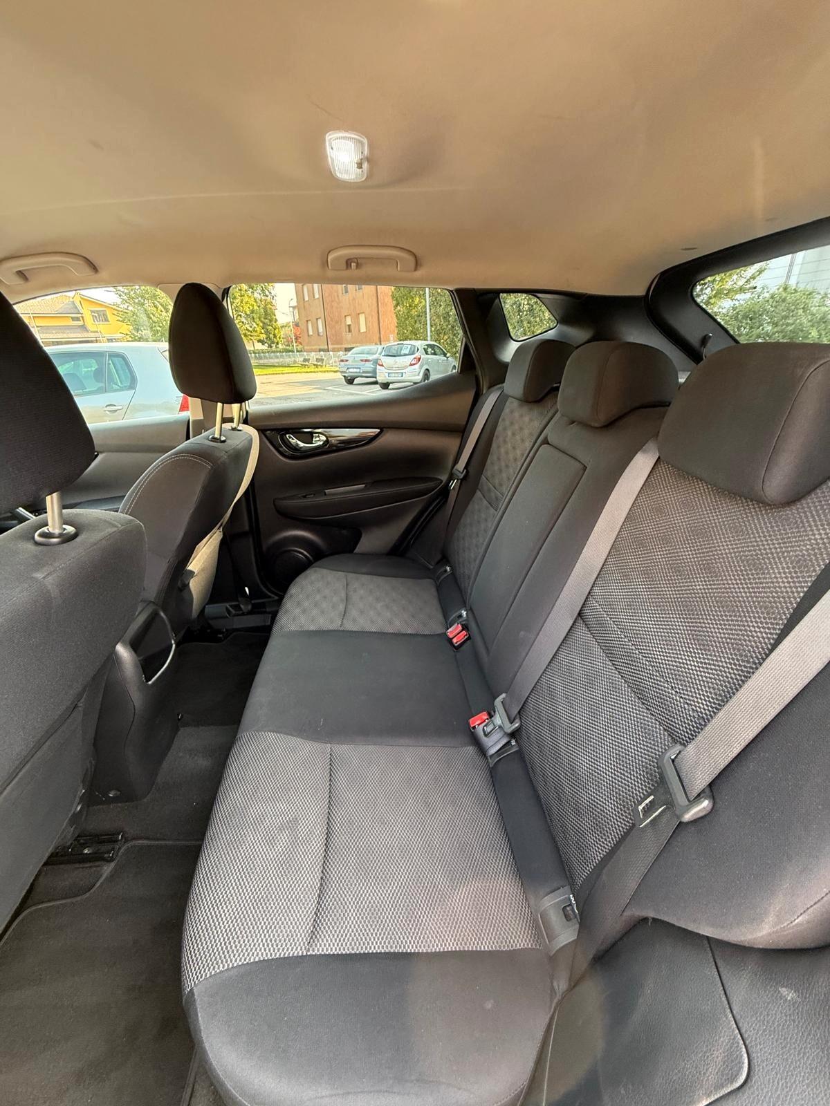 Nissan Qashqai 1.6 dCi DPF 360