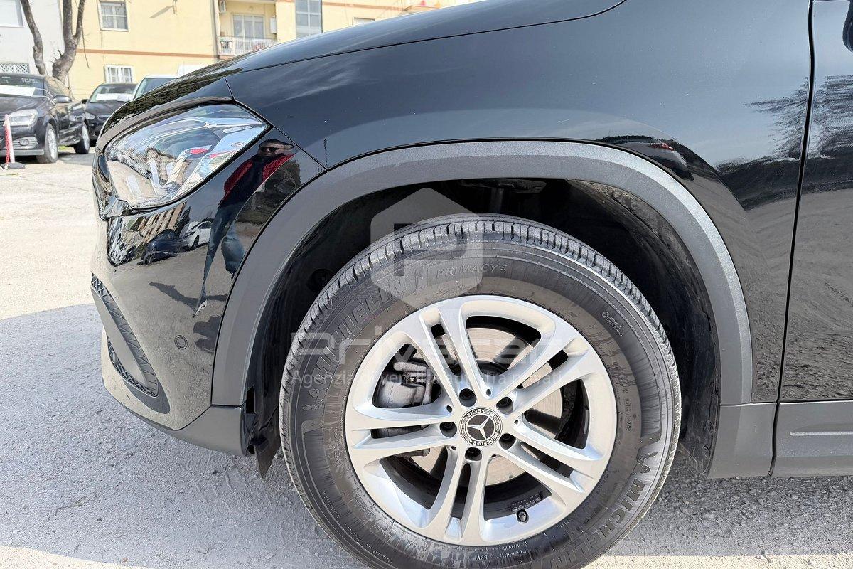 MERCEDES GLA 180 d Automatic Business