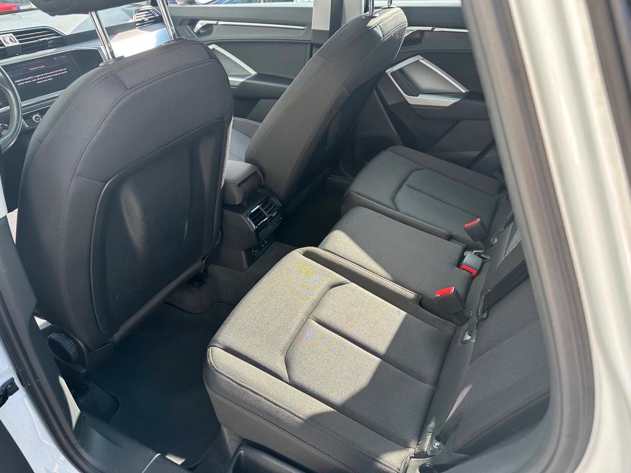 Audi Q3 35 TDI S tronic Business Advanced*EURO6