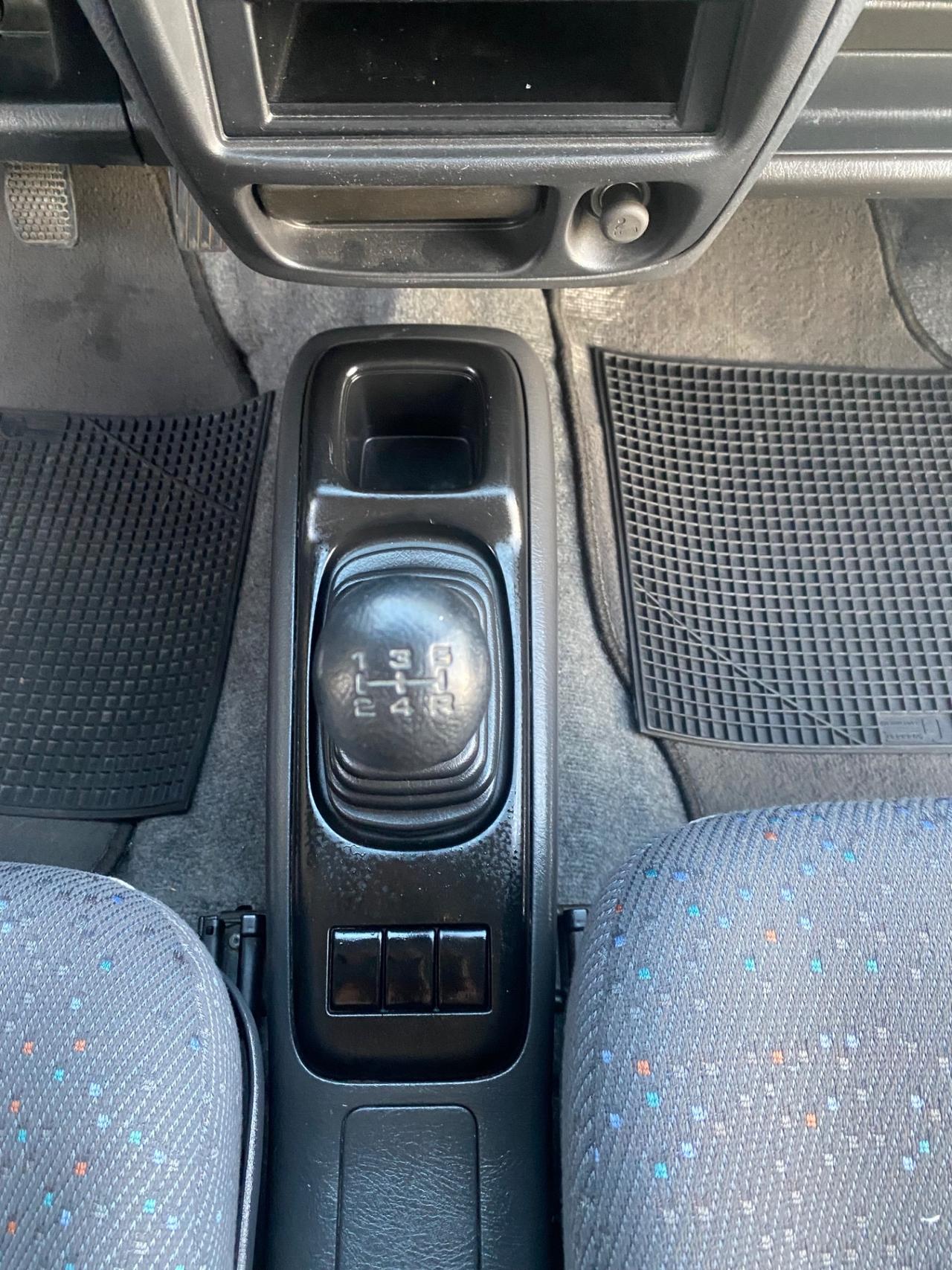 Suzuki Ignis 1.3i 16V cat 4WD GL NEOPATENTATI!!!