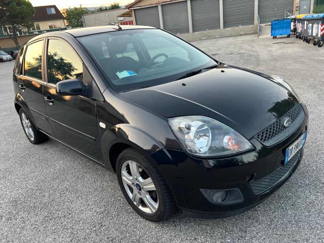 FORD Fiesta 1.4 TDCi 5p. Ghia senza nessun lavoro da fare