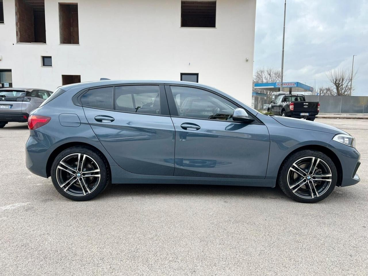 Bmw 116 116d 5p. Business Advantage