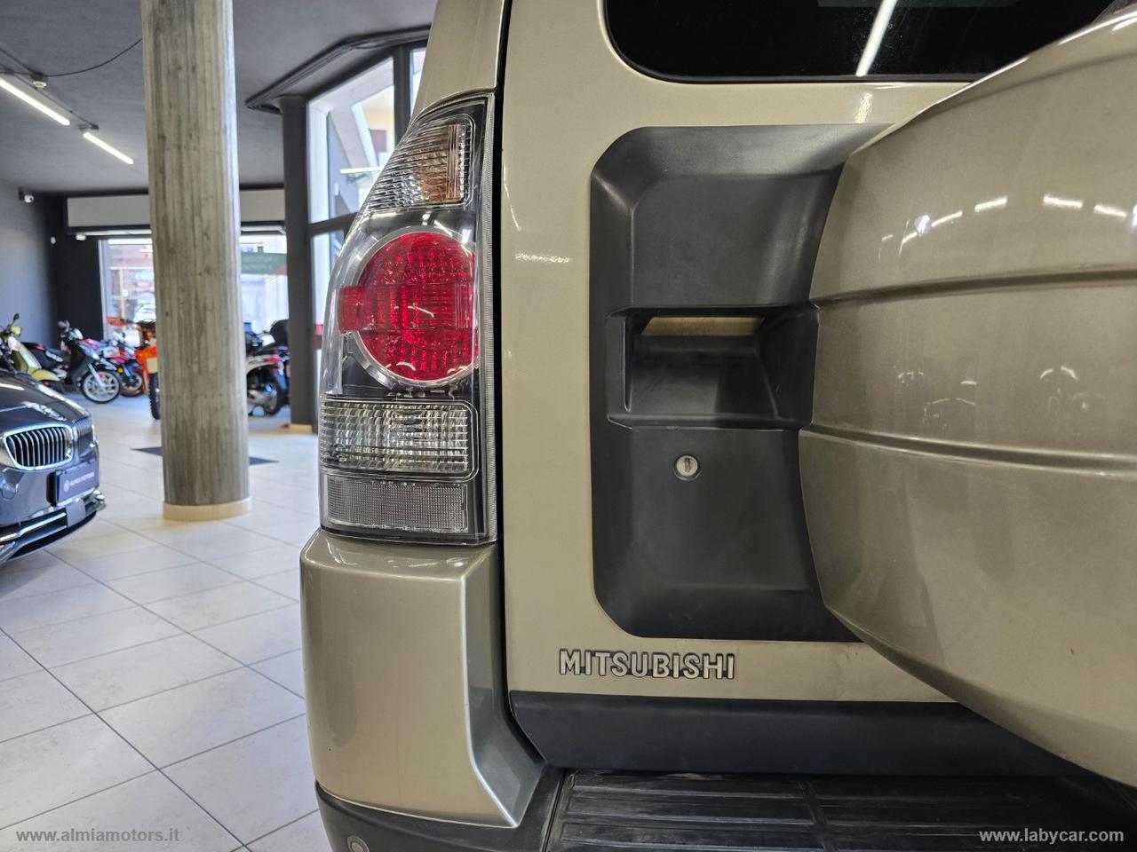MITSUBISHI Pajero 3.2 DI-D 16V A/T 3p. Instyle