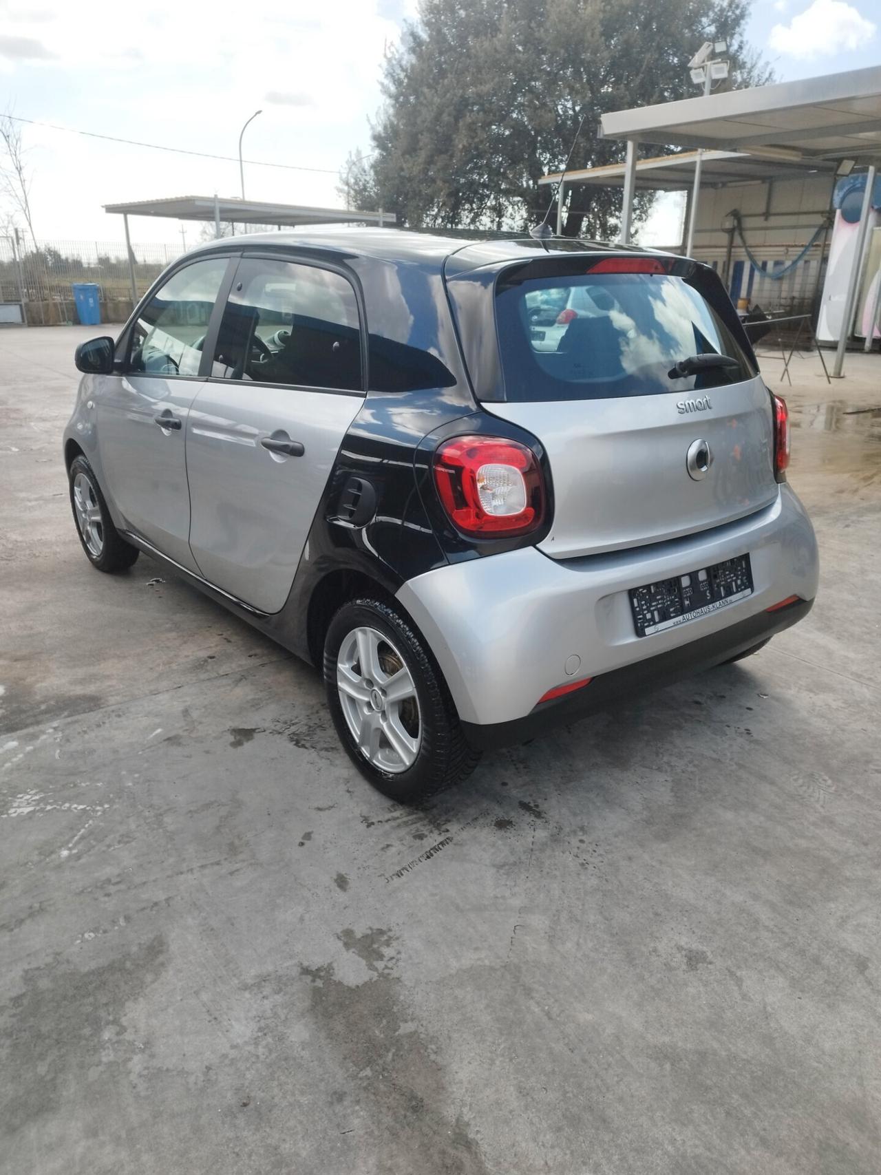 Smart ForFour 70 1.0 Youngster