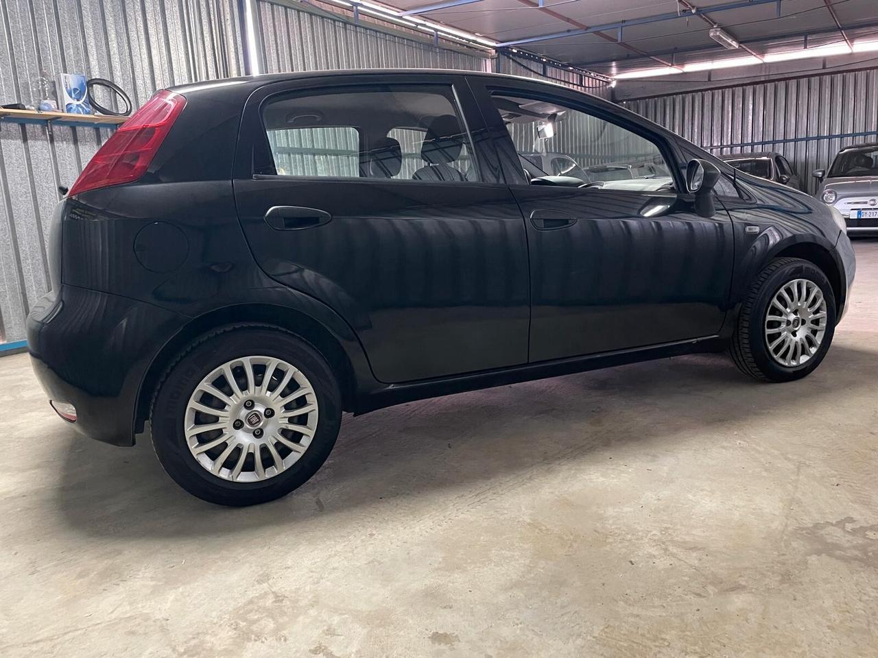 FIAT GRANDE PUNTO 1.2 NEOPATENTATI