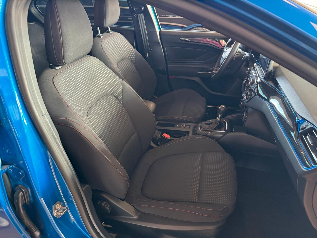 Ford Focus 1.0 EcoBoost Hybrid ST-Line
