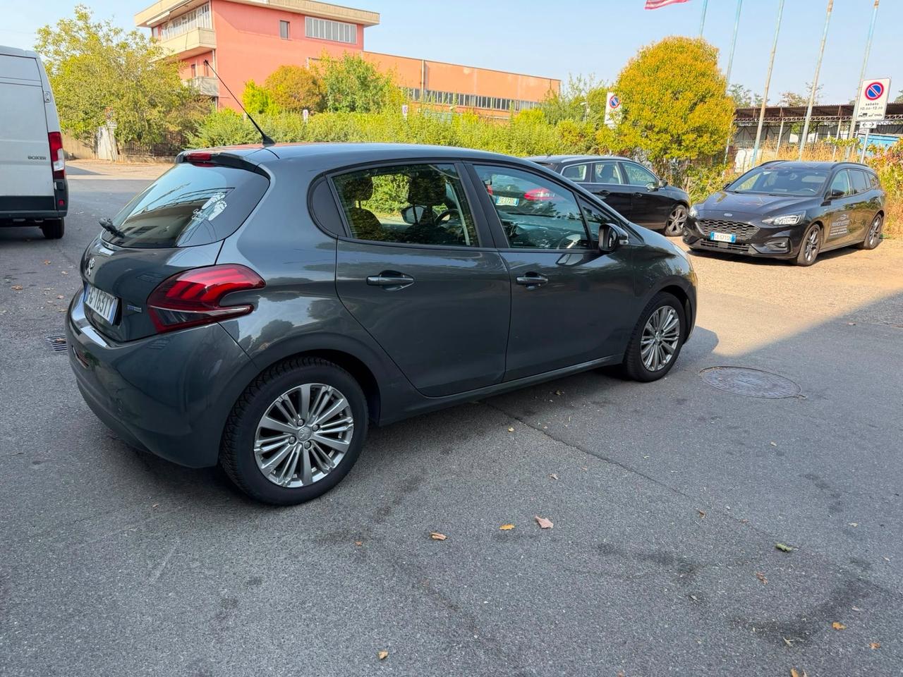 Peugeot 208 PureTech 82 5 porte Allure
