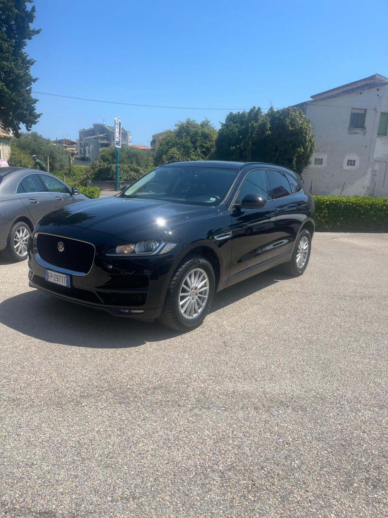 Jaguar F-Pace 2.0 D 180 CV AWD aut. Pure