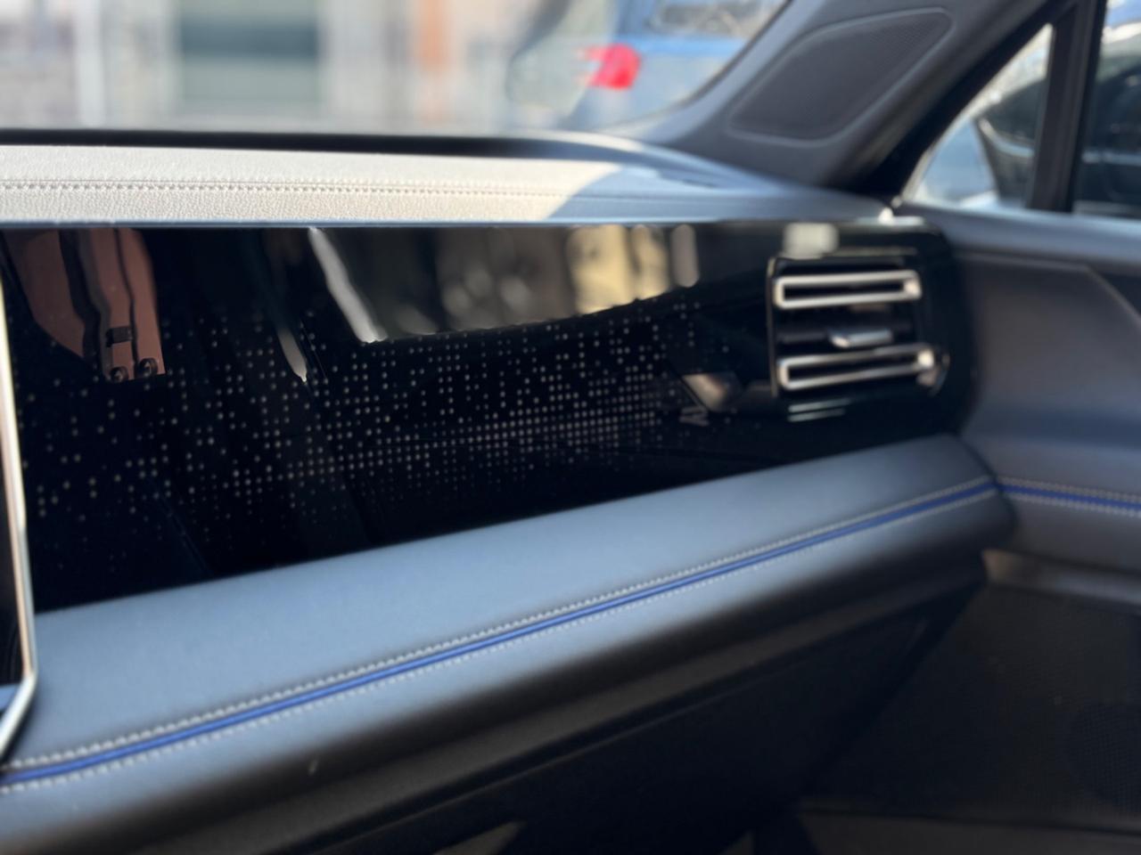 Volkswagen Tiguan 2.0 TDI 150 CV DSG R-Line TETTO IVA DEDUCIBILE